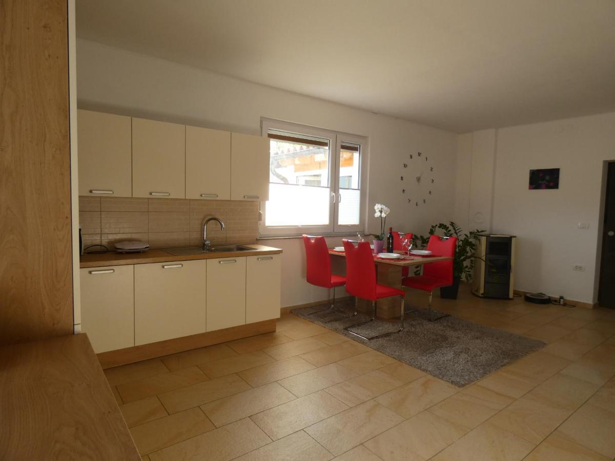 Apartment & Olive Oil Valuma 科佩尔 外观 照片