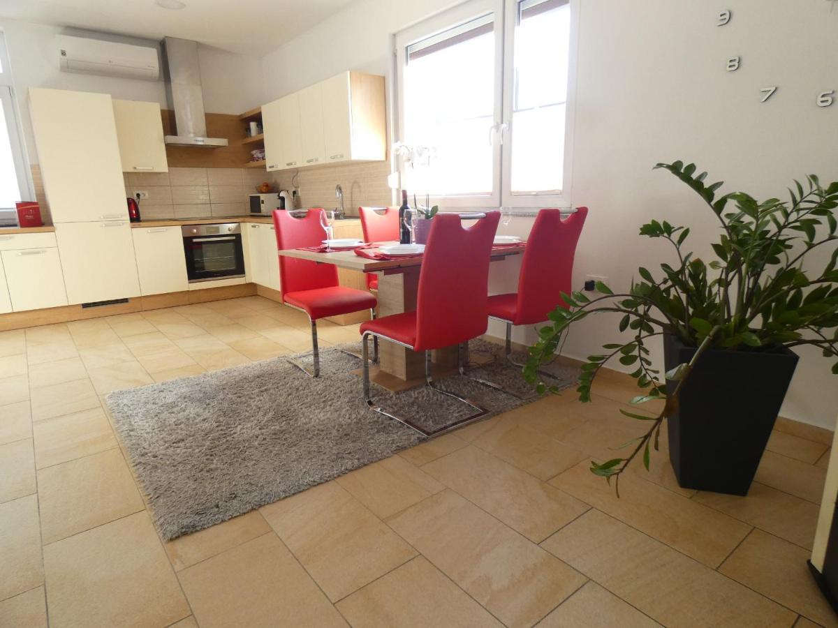 Apartment & Olive Oil Valuma 科佩尔 外观 照片