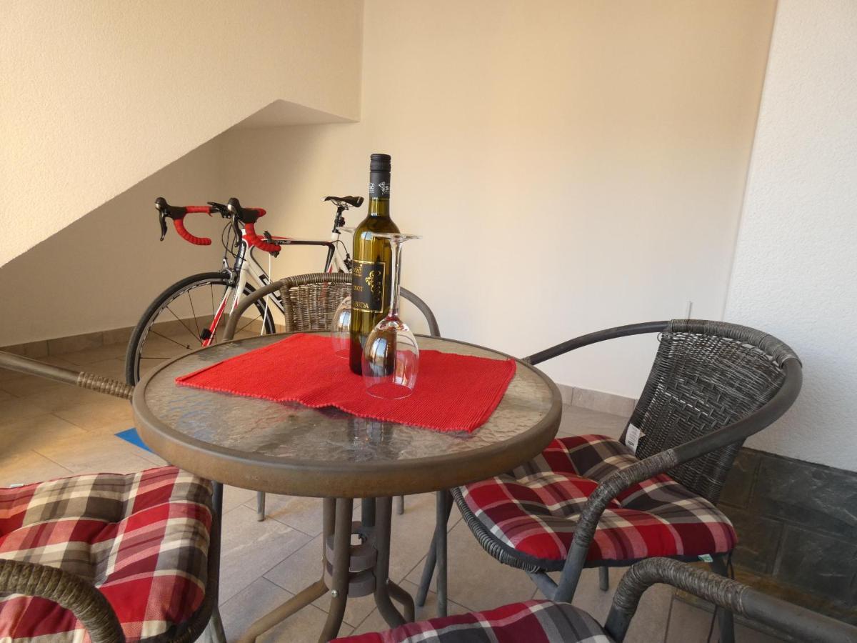 Apartment & Olive Oil Valuma 科佩尔 外观 照片